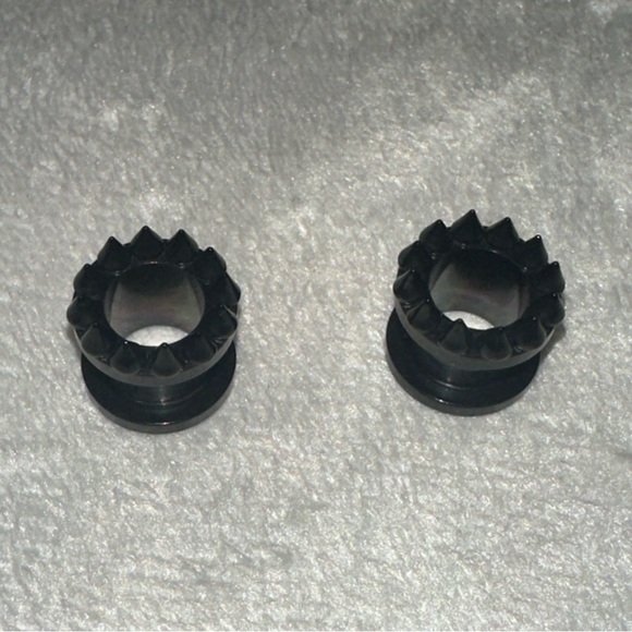 New 10 mm Ear Plugs piercings Earrings lobes never worn - Picture 1 of 6